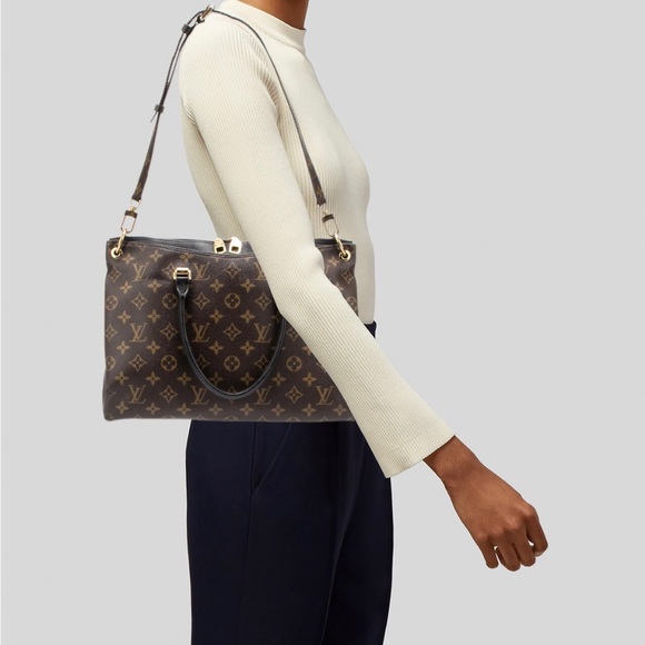 Louis Vuitton Monogram Pallas MM Handbag - Picture 9 of 16